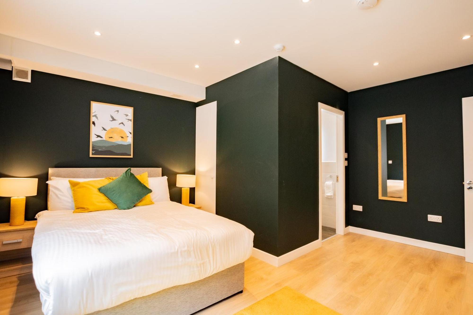 Вилла The Large Group House -Sleeps 21 Дублин Экстерьер фото