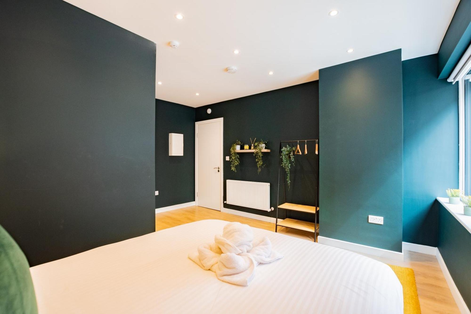 Вилла The Large Group House -Sleeps 21 Дублин Экстерьер фото