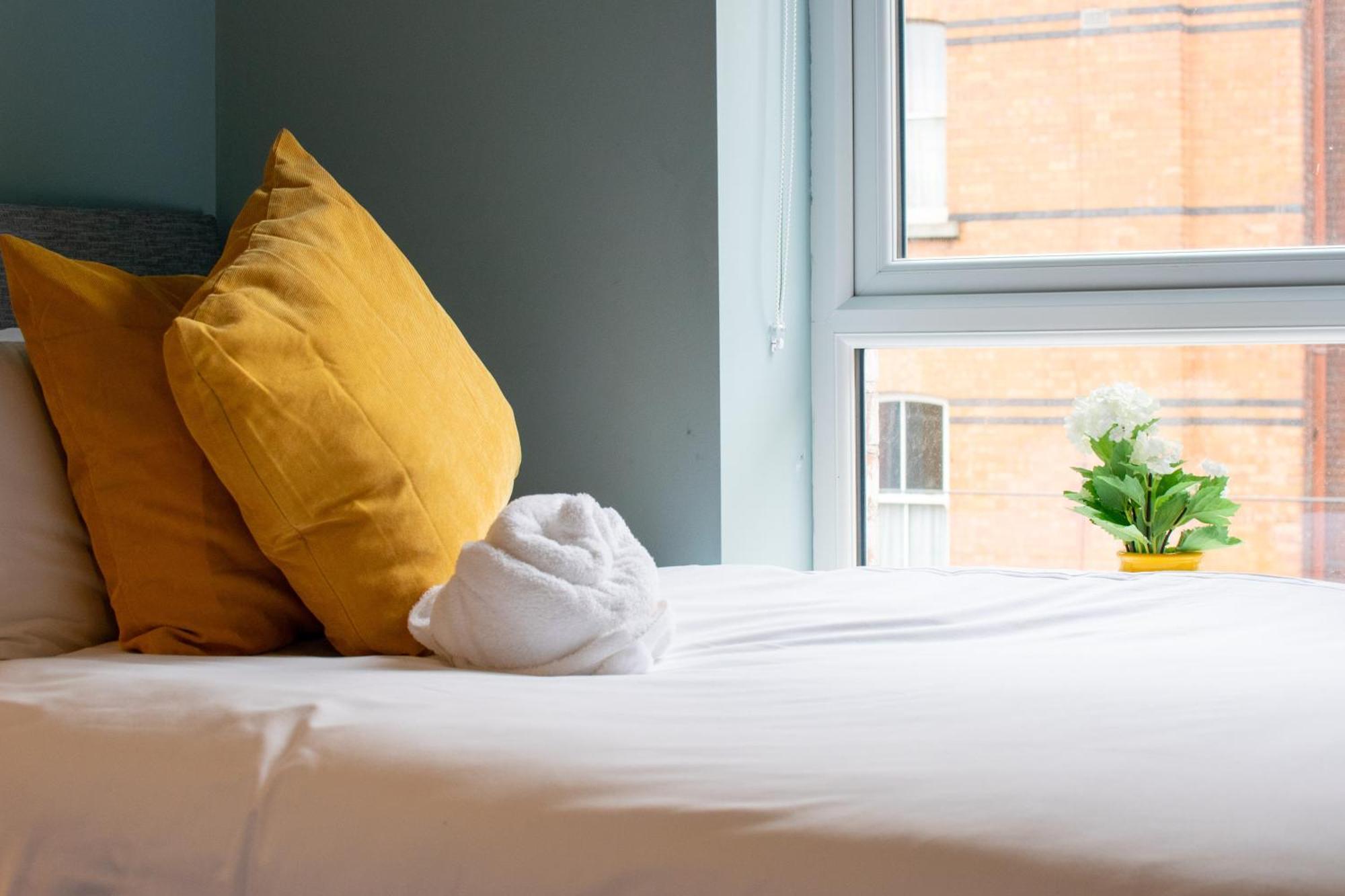 Вилла The Large Group House -Sleeps 21 Дублин Экстерьер фото