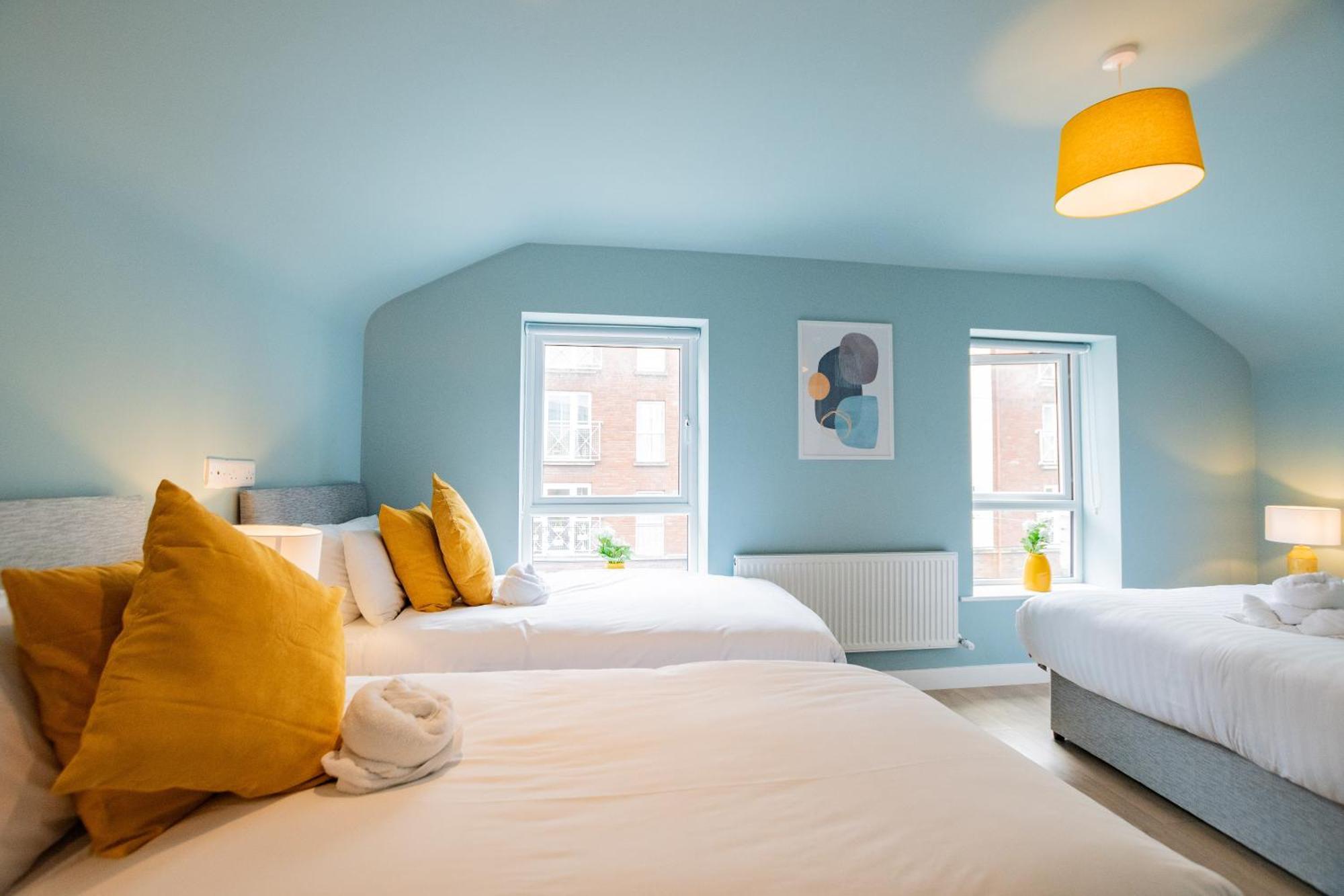 Вилла The Large Group House -Sleeps 21 Дублин Экстерьер фото