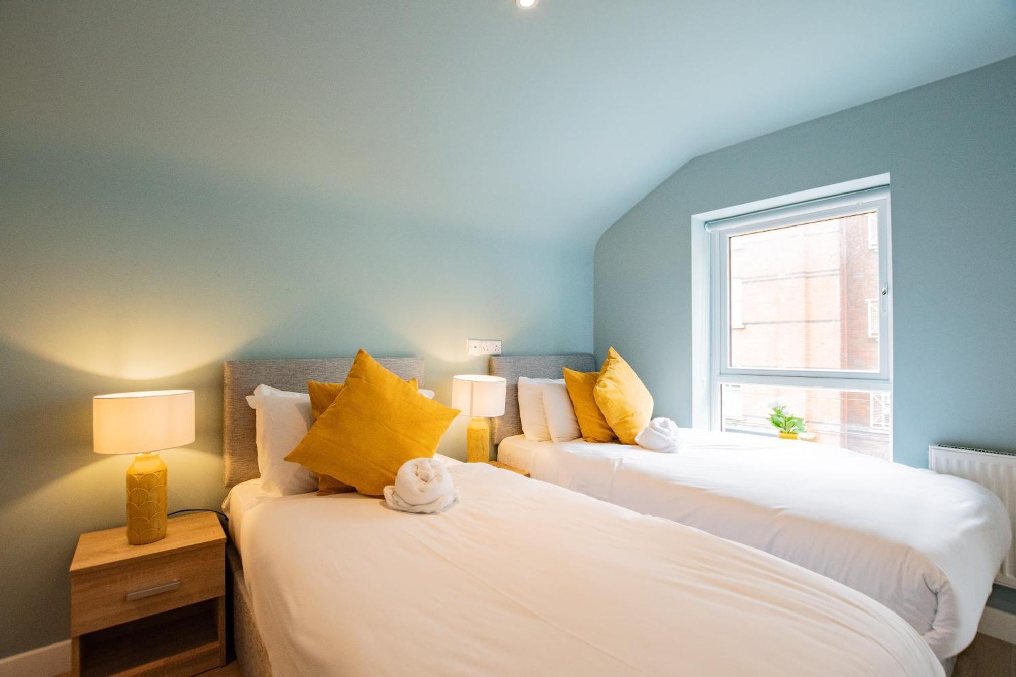 Вилла The Large Group House -Sleeps 21 Дублин Экстерьер фото