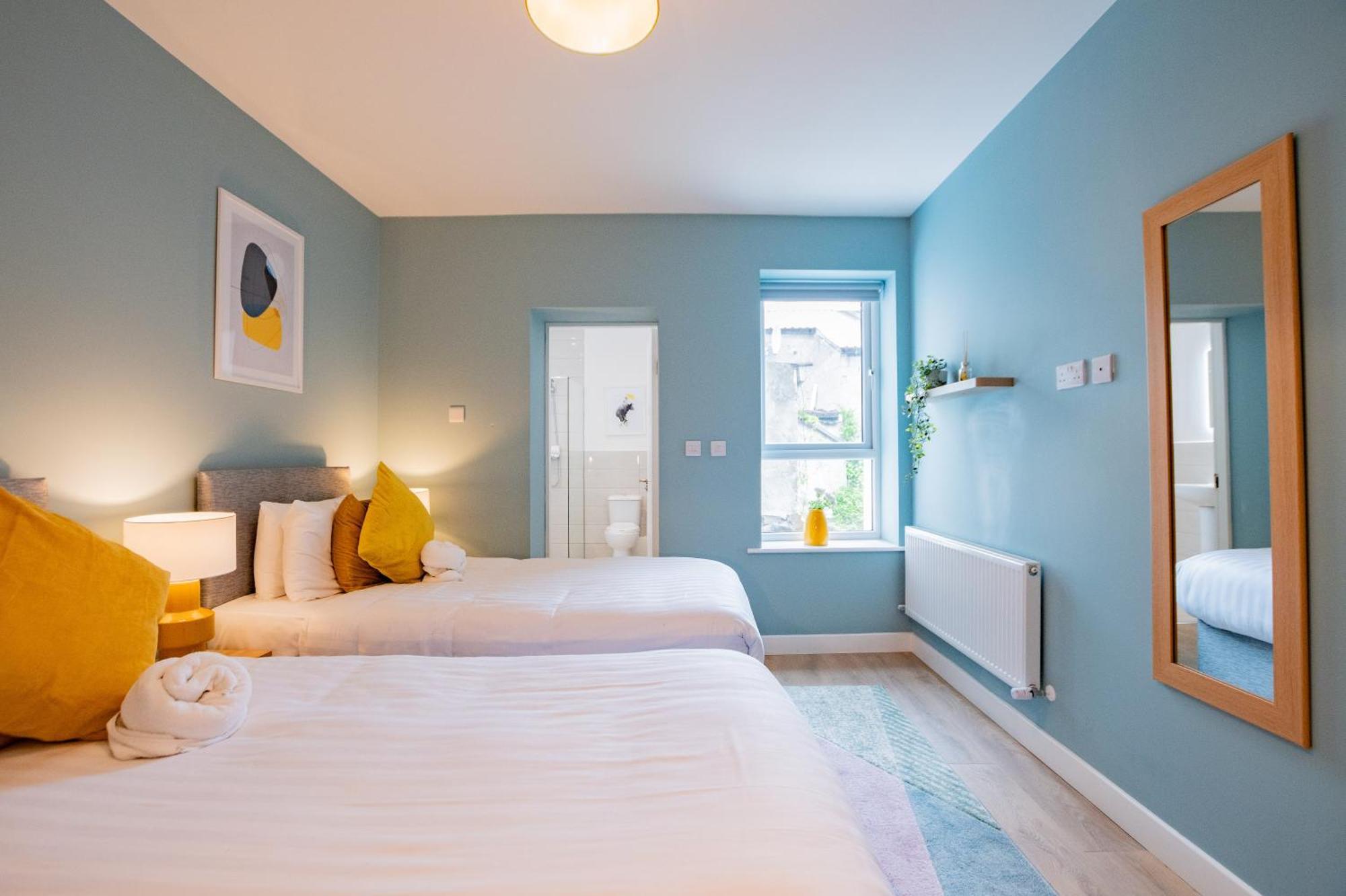 Вилла The Large Group House -Sleeps 21 Дублин Экстерьер фото