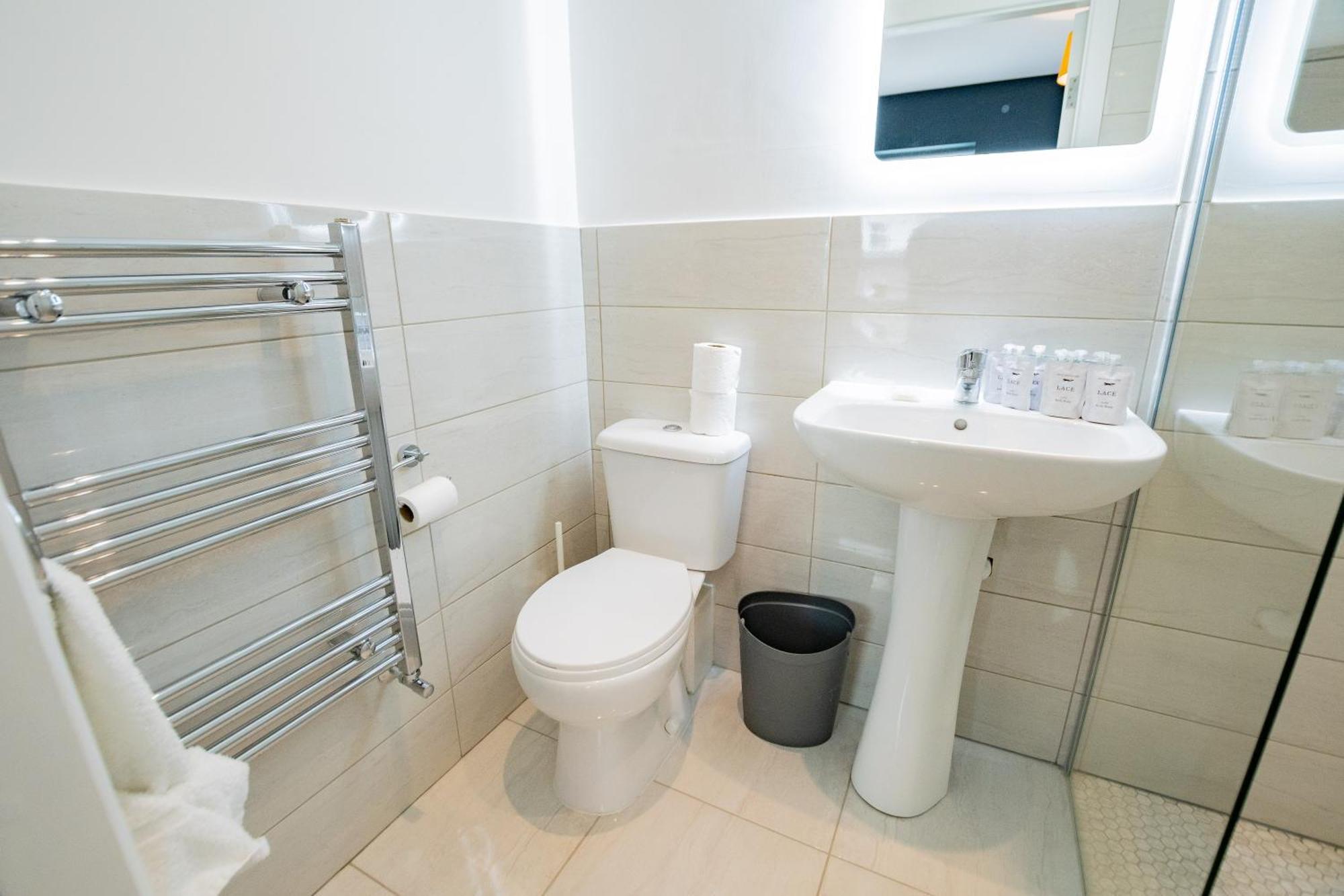 Вилла The Large Group House -Sleeps 21 Дублин Экстерьер фото