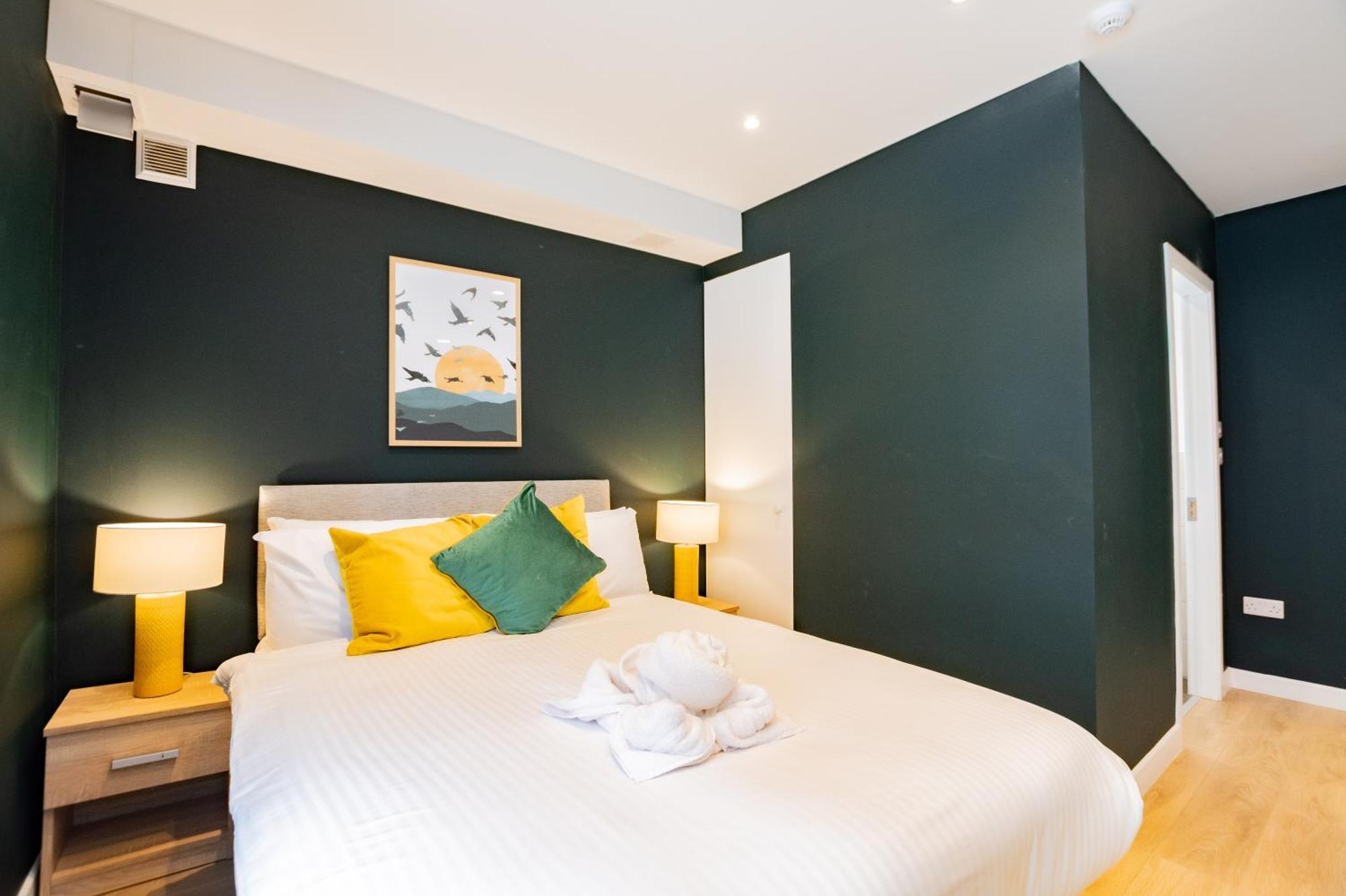 Вилла The Large Group House -Sleeps 21 Дублин Экстерьер фото